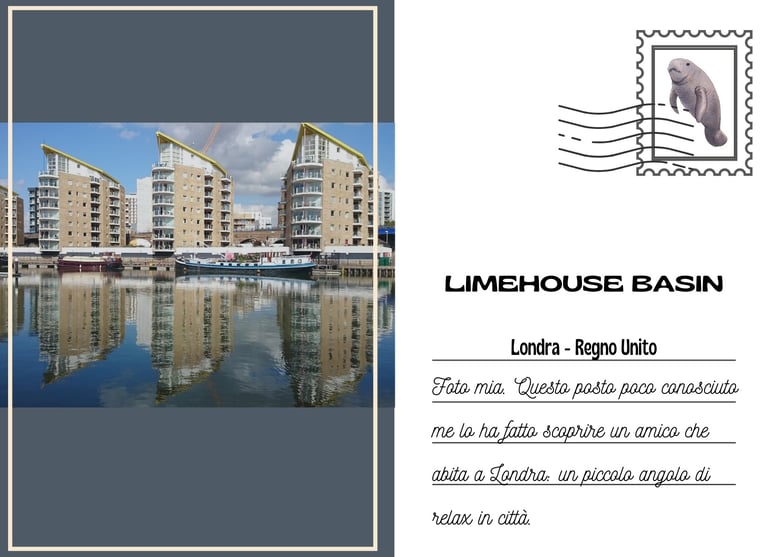 Cartolina di Limehouse Basin a Londra, con 3 edifici moderni identici che si specchiano nell'acqua