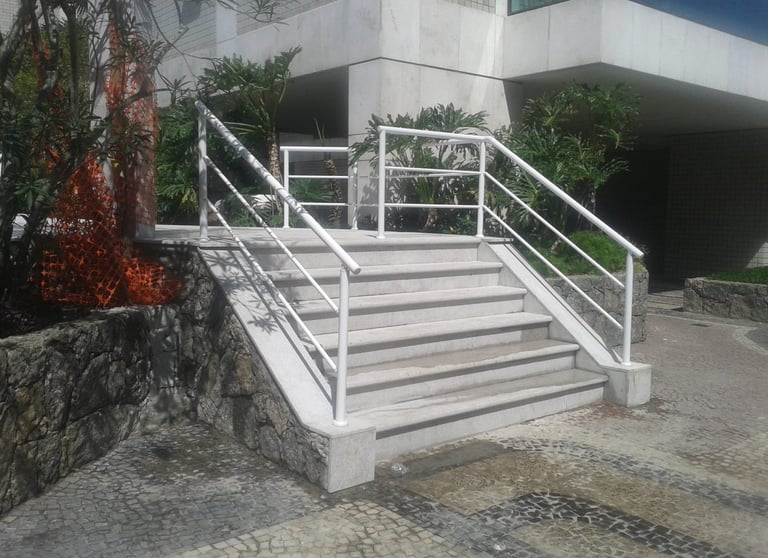 Serralheria Sao Joao de Meriti Rio de Janeiro Guarda Corpo Aluminio Branco Tubular