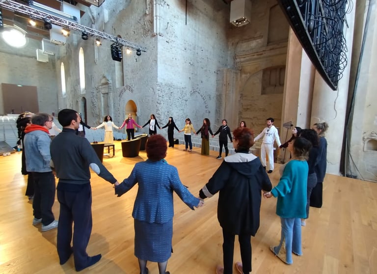 classe di bioenergetica all'auditorio di san Francesco al prato, perugia,