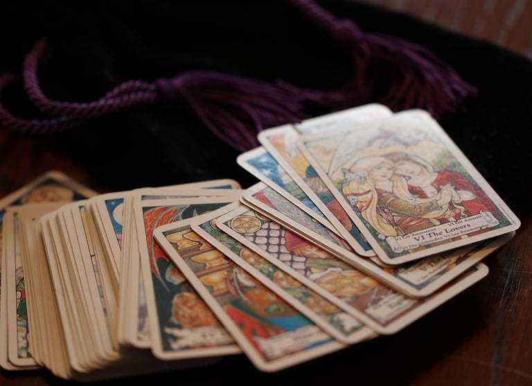 baralho-cigano-marcelo-magoga-terapeuta cartas dispostas espalhadas