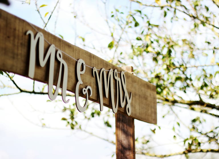 mr & mrs de MDF para boda