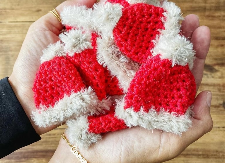 patron crochet mini gorro de papa noel