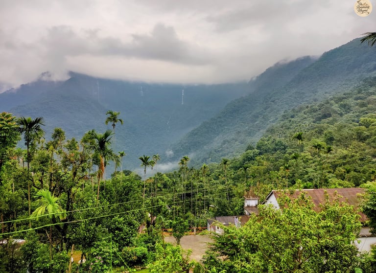 Tyrna Drive – Mist, Valleys, and Cloud-Kissed Views