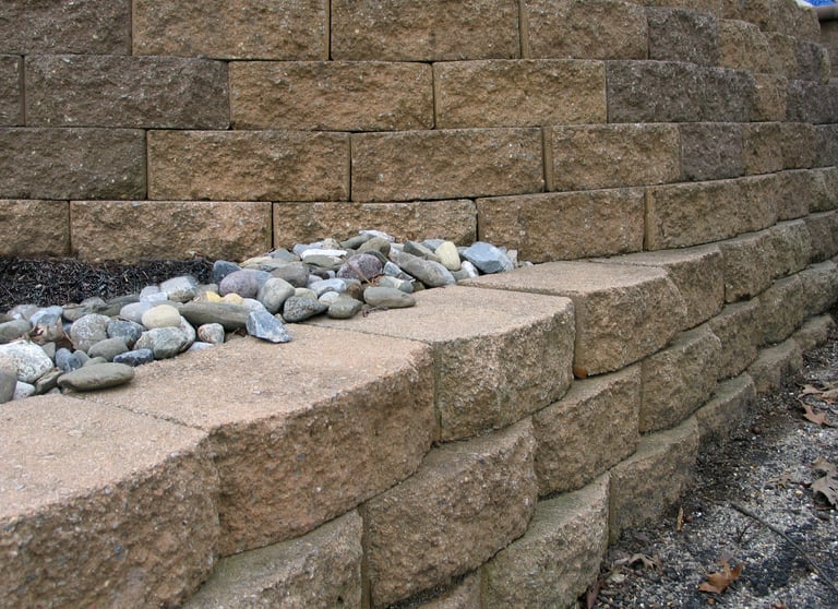 small block retaining wall