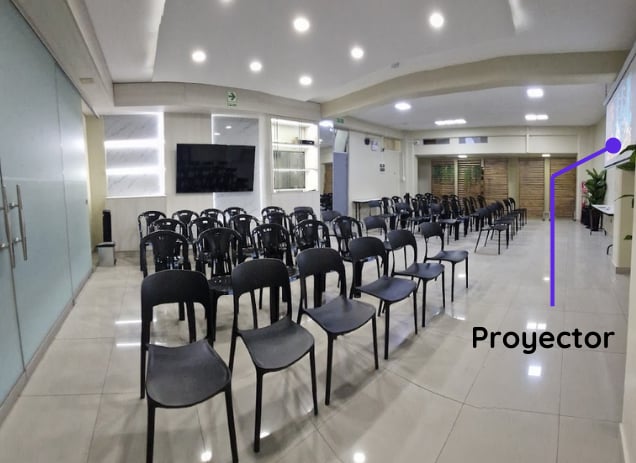 Auditorio con 50 sillas