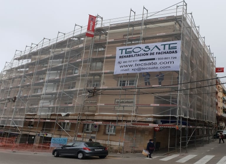 Rehabilitación integral de la fachada y mejora energética en Barcelona