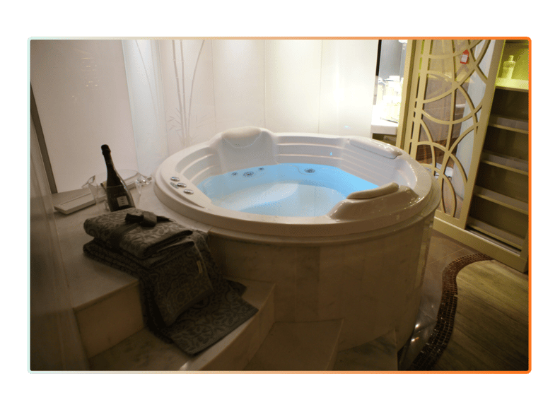 Ofurô Prima Maxifibra da Sul Piscinas, tradição oriental em banhos relaxantes no lar.