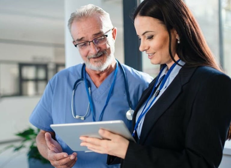 Consultant talking with doctor
