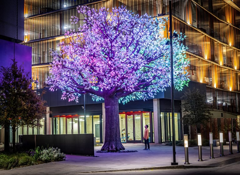 O Studio Drift, da Holanda, desenvolve instalações que simulam movimentos naturais com alta precisão