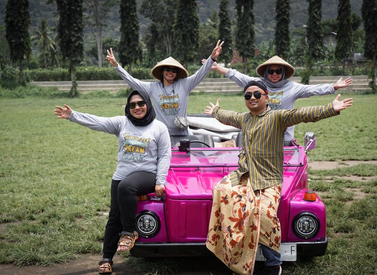Pengalaman naik VW Safari klasik di Borobudur