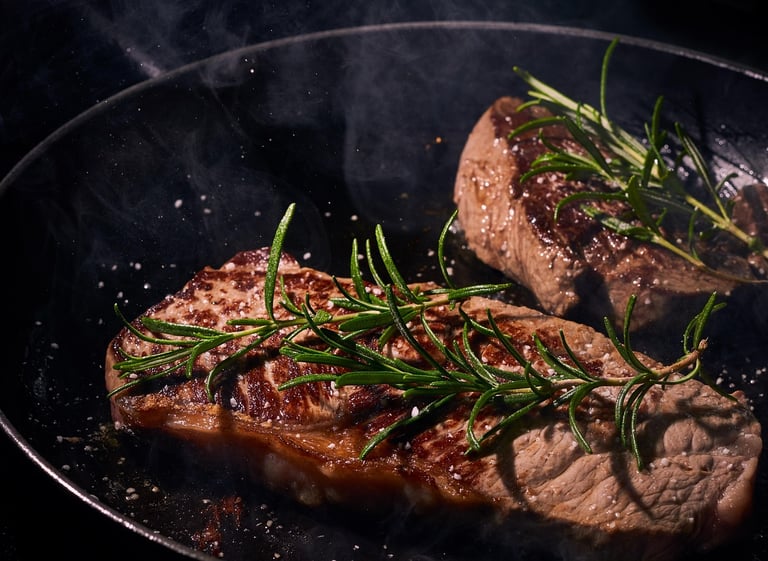 Steak jugoso y exquisito con toque gourmet.