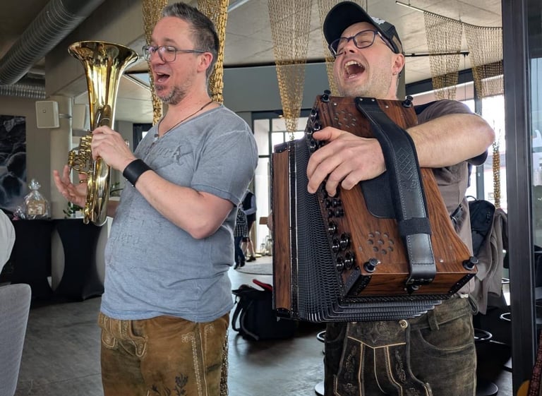Franz Breitsameter und Markus und sei Ziach in Action