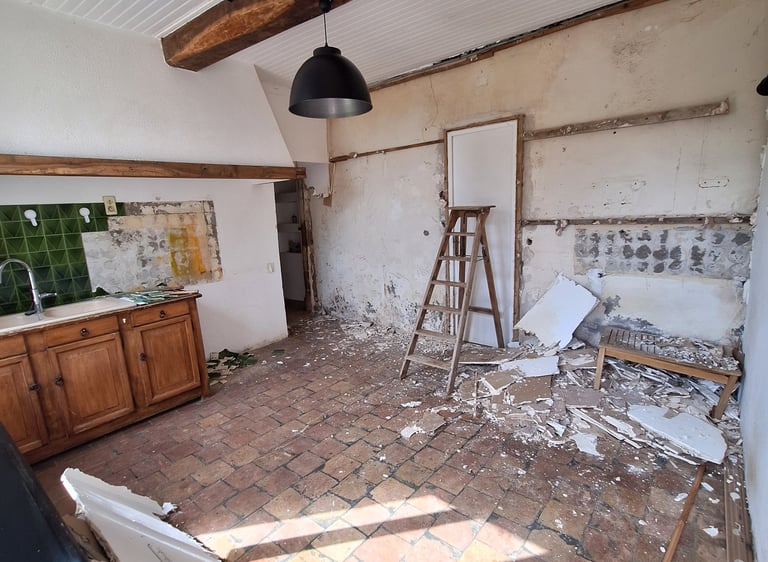 Rénovation chambre, plaque de plâtre, peinture, enduit, plomberie, VEZERONCE-CURTIN