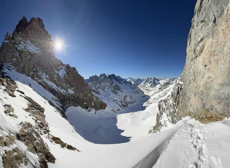Esquí de montaña en los Alpes, Tour de la Meije, lugar salvaje