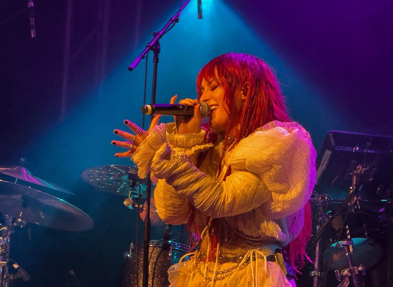Review: Mothica’s Heartfelt Performance at London’s O2 Academy Islington