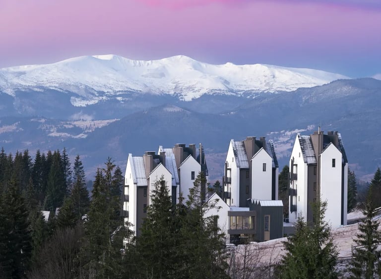 architektoniczne zdjęcie hotelu w górach