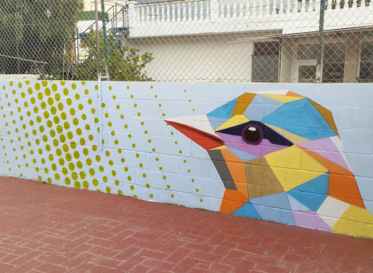 graffiti mural escuela pájaros tramas colores