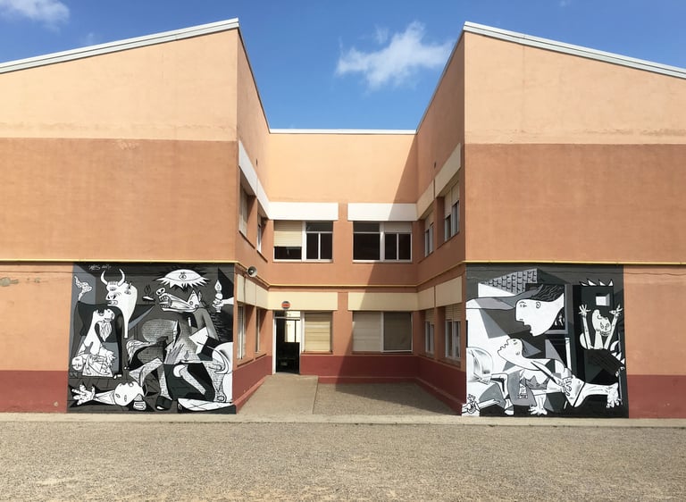 mural graffiti pared exterior escuela guernica graffitimuralpro
