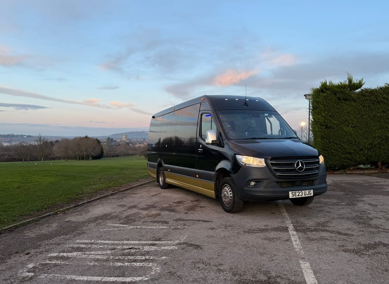19 Seater Minibus Hire in London