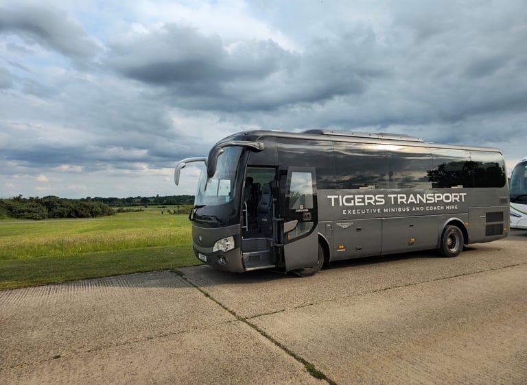 33 Seater Coach Lodnon