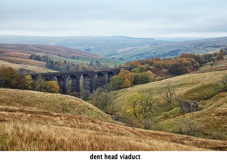 dent head viaduct in the yorkshire dales on the settle to carlisle line