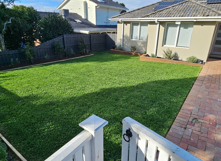 Landscaping, Lawn mowing, edging & all Gardening maintenance services