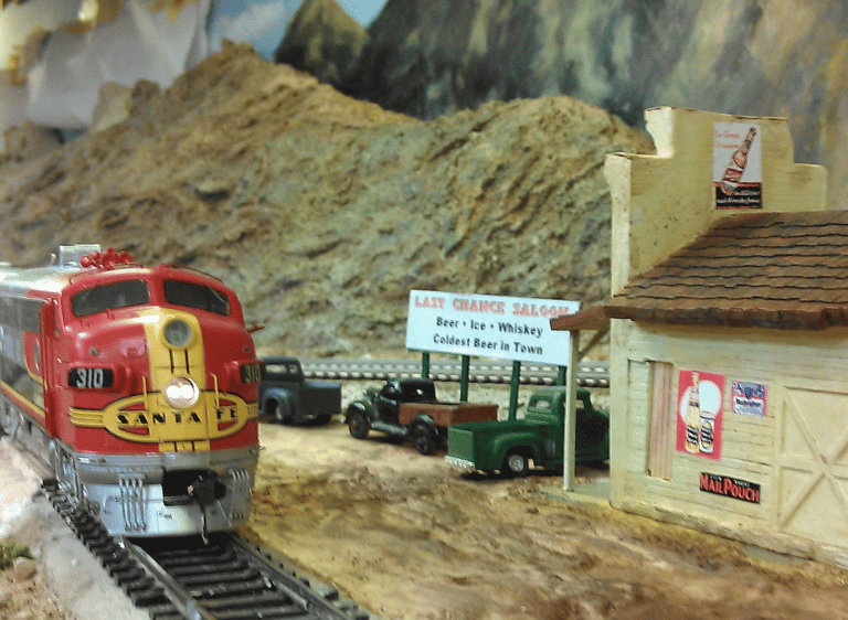 Santa Fe F7 traveling on the train tracks