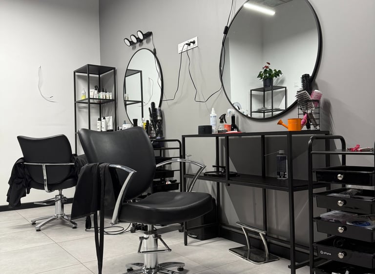 Salon fryzjerski Lusówko ISS Studio wnętrze