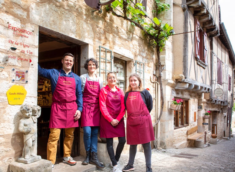 L'équipe du Musée du Vin de Saint-Cirq Lapopie Lapopie