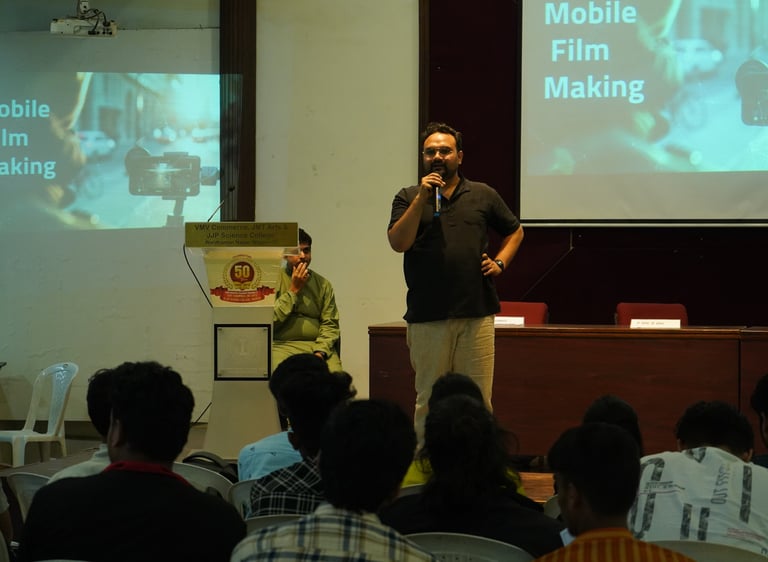 On January 28, 2023, Nagpur Chalchitra Foundation organized a one-day workshop called "FilMobGraphy"