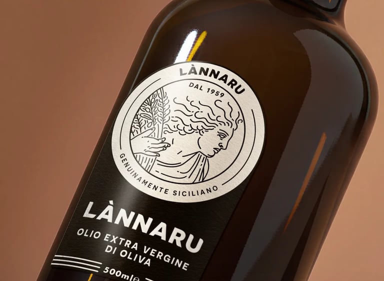 Bottle of Lannaru Olio Extra Vergine di Oliva, an authentic Sicilian extra virgin olive oil.