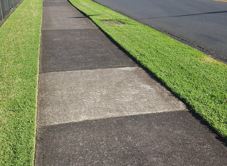 Metrocare Sqaure edge Lawn Mowing Finish