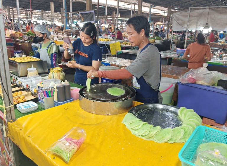 Ruam Charoen Market(ตลาดนัดร่วมเจริญ) à Packnam Chumphon