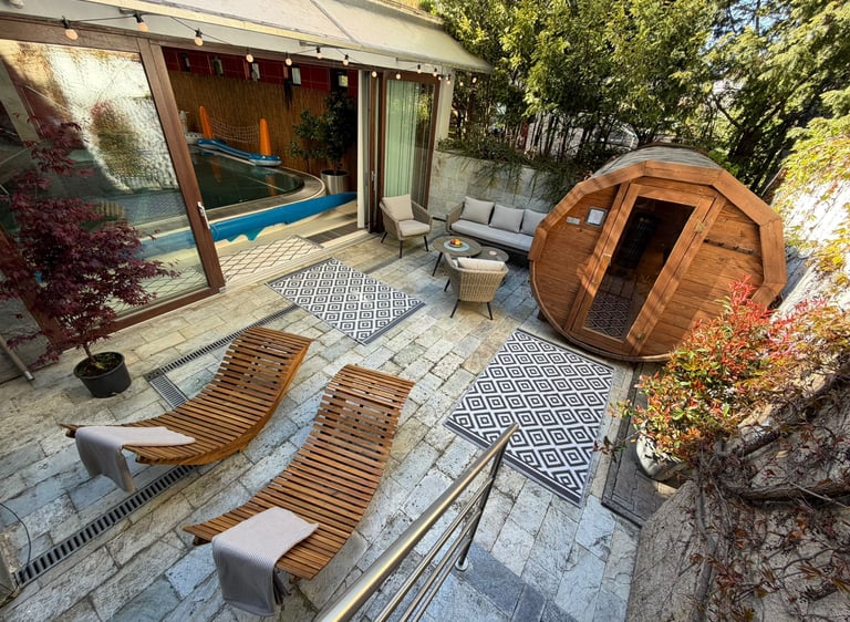 Venkovní finská sudová sauna v Private Spa Prague