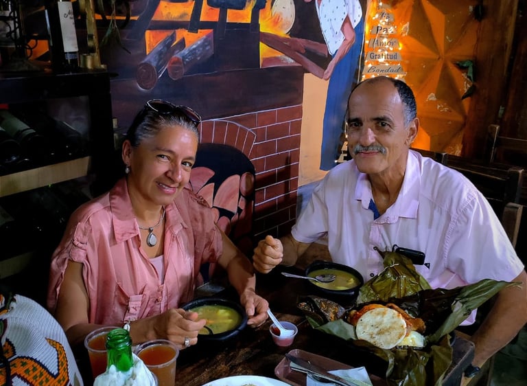 clientes felices en candelabro parrila