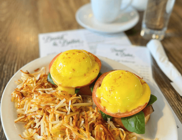 poached eggs sourdough french bread bacon spinach hollandaise