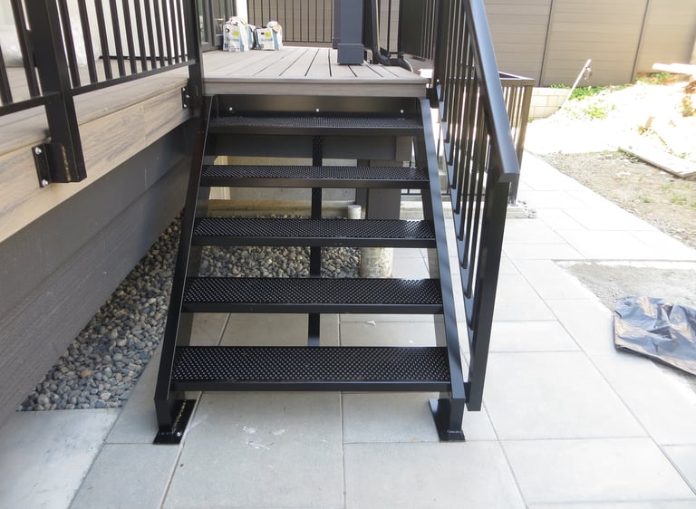 #APAMACONTRACTING #BURNABY #VANCOUVER #ALUMINUMSTARCASE