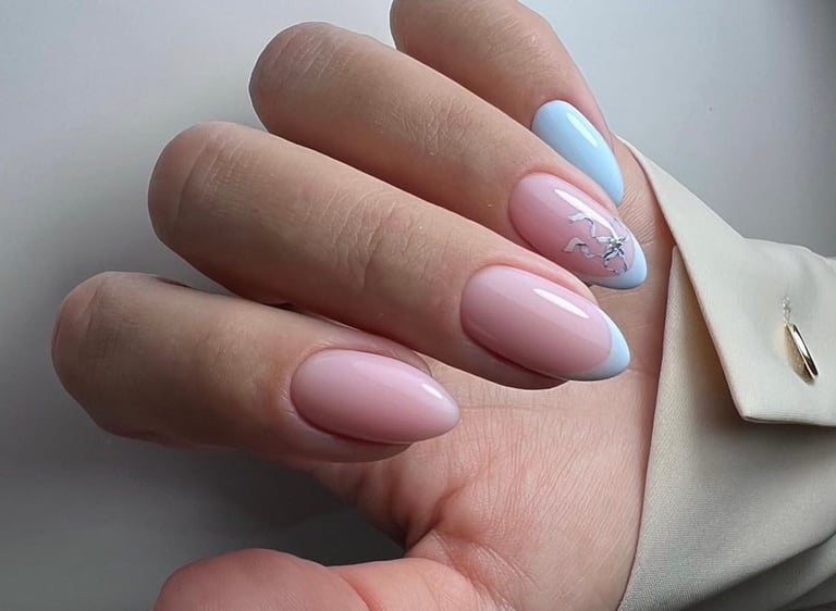 Klientės nagus papuošėme kombinuotu prancūzišku manikiūru