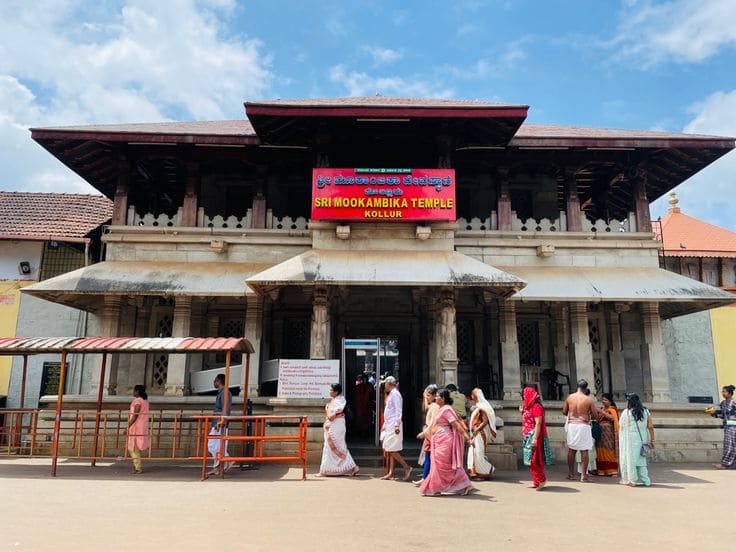 Mookambika temple-Pilgrimage Tour Packages from Trivandrum – Nazz Holidays