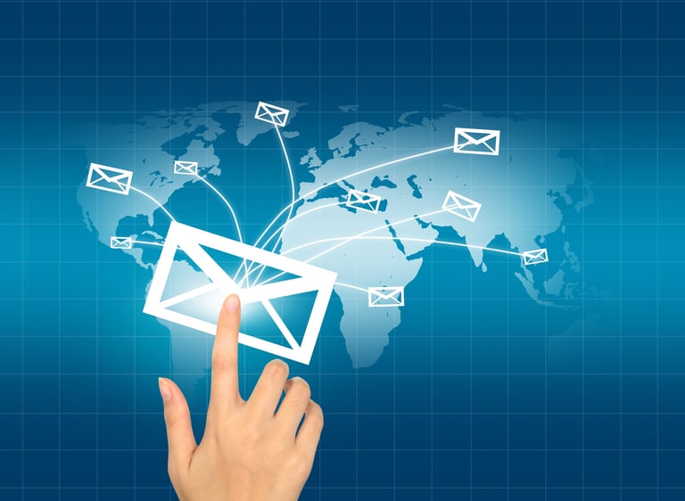 Un email llegando a diferentes partes del mundo