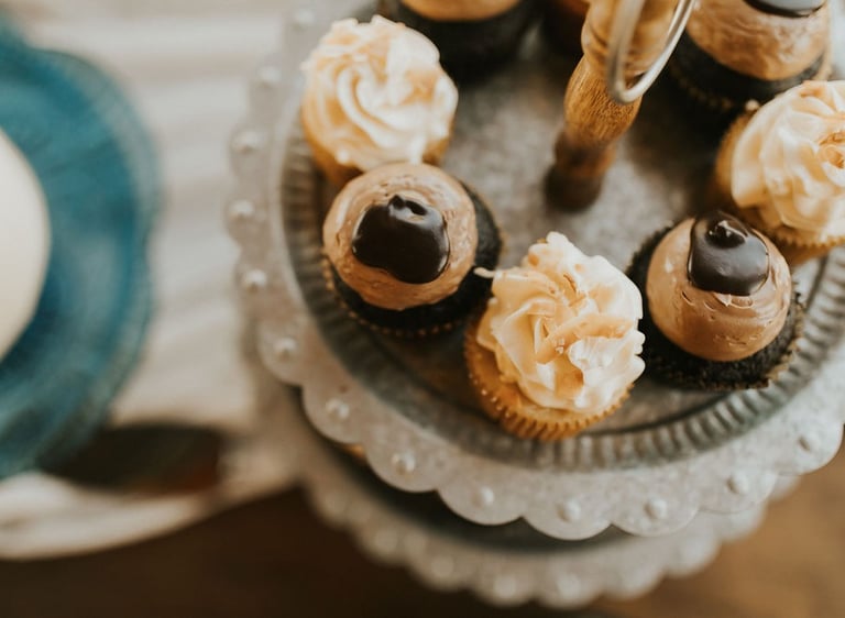 Cupcakes are a great addition to any Montana dessert table, like these chocolate & vanilla cupcakes