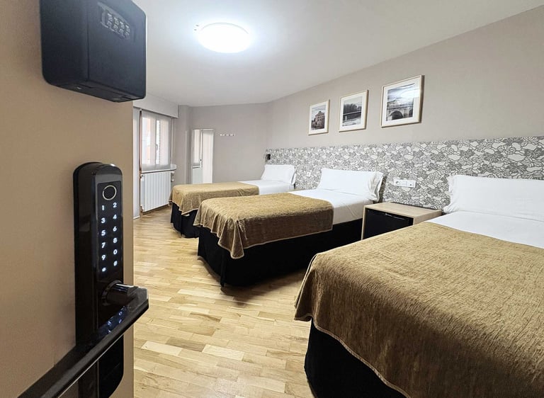 Alojamiento para 2, 3 o 4 personas con baño privado en Logroño centro