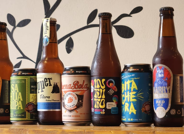 fila de cervezas artesanales en botella y en lata
