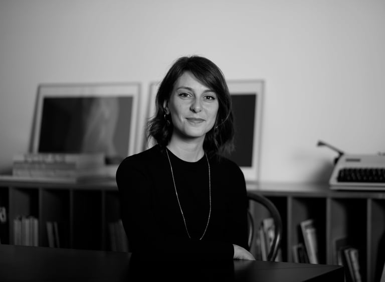 psicologa sorridente e accogliente