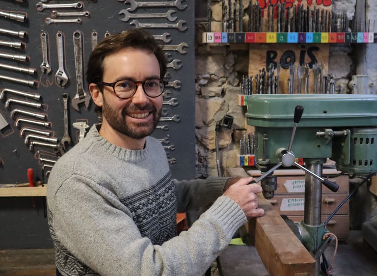 Guillaume Carruzzo artisan menuisier formé chez les Compagnons du Tour de France