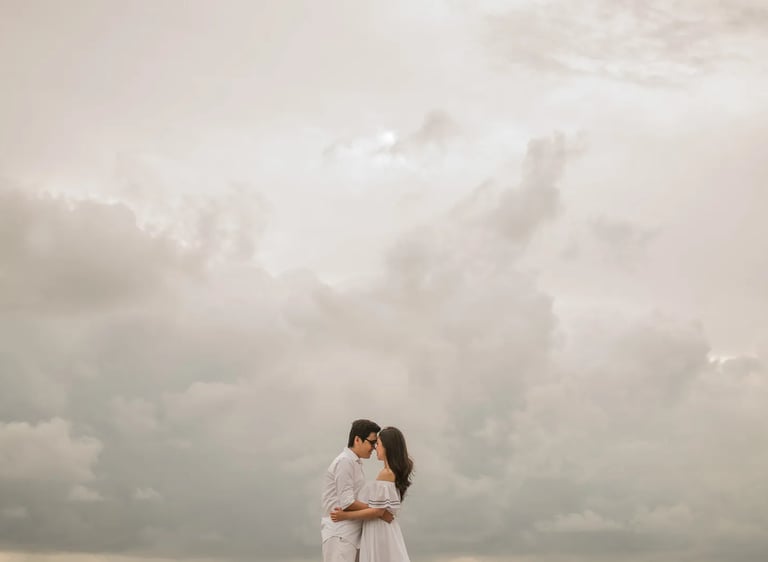 minimal-couple-portrait-at-seminyak-beach.webp