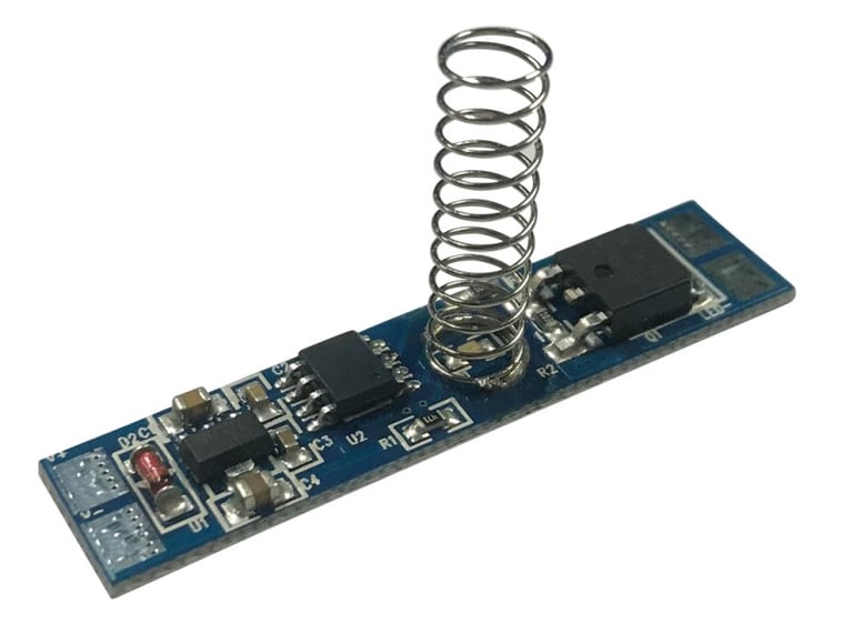 Sensor integrado: dispositivo compacto para control invisible y fluido.