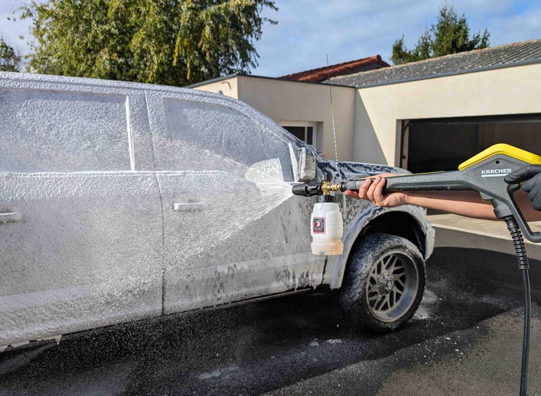 Nettoyage extérieur voiture professionnel à Clermont-Ferrand
