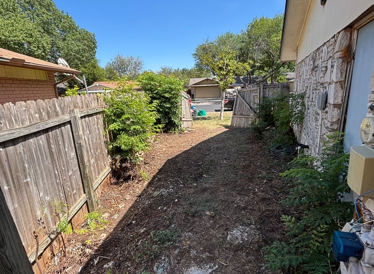 Razorbill Junk Removal Backyard Cleanout In Fair Oaks Ranch