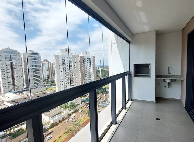 Varanda de apartamento pronto pra morar com curadoria Archestate